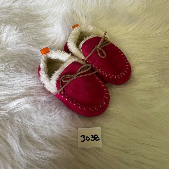 Skidders Toddler Dark pink Moccasin Slippers Sherpa Lining Non-Slip Soles 24 Mos - Picture 1 of 12